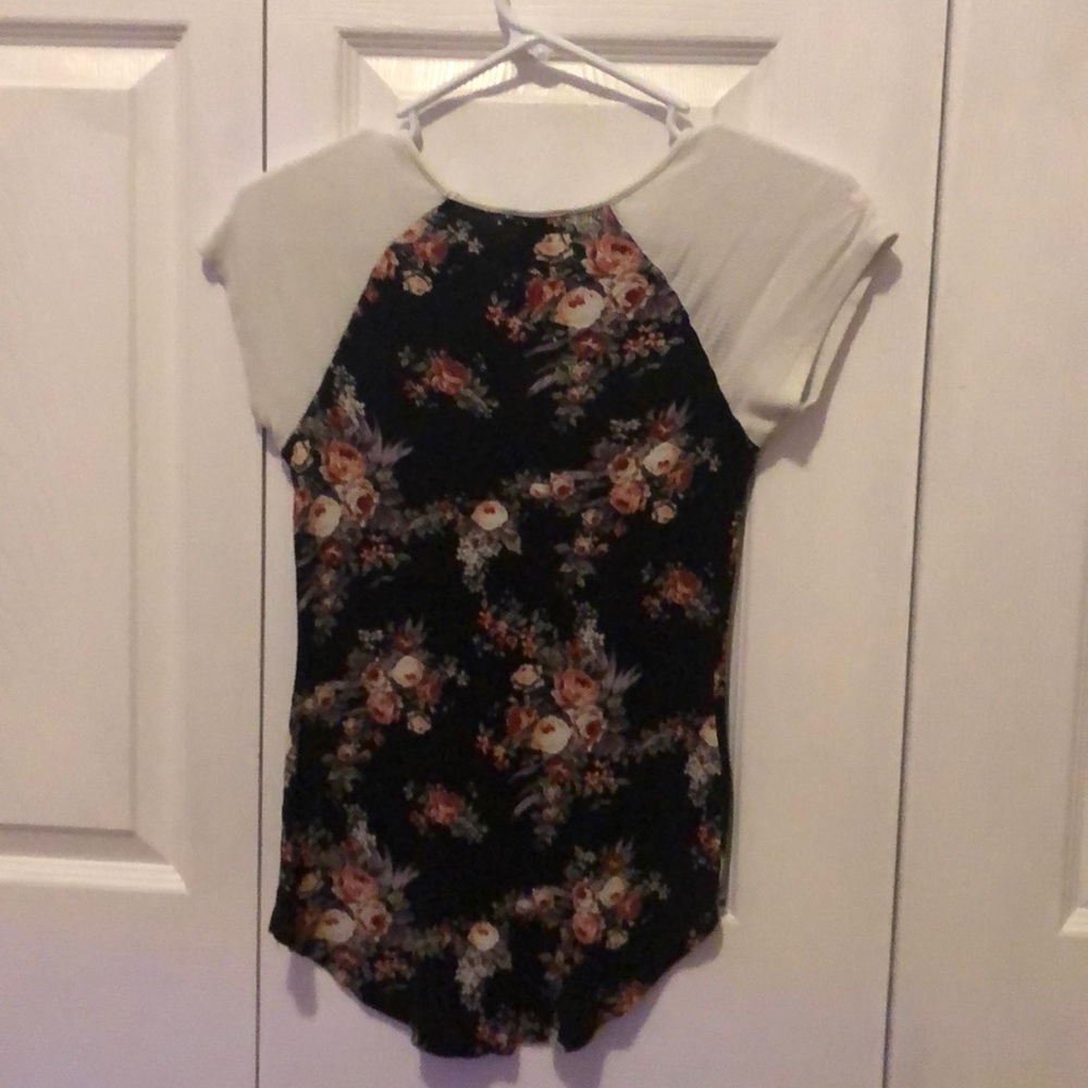 Floral Top Juniors - Picture 2 of 4